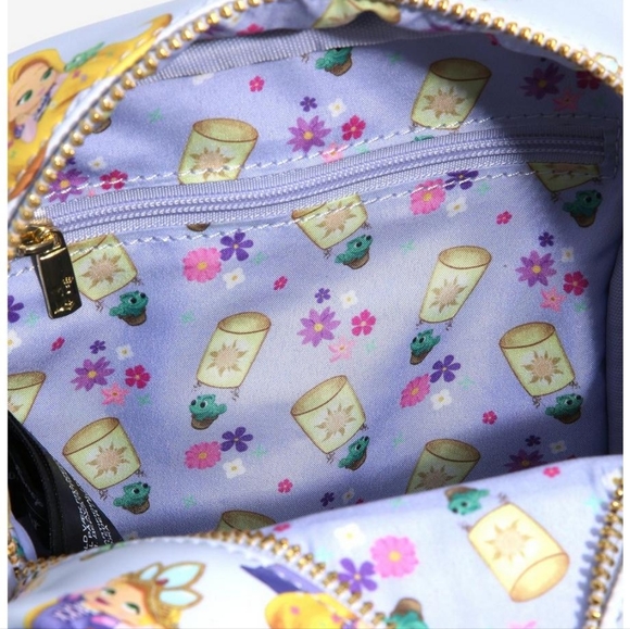 NWT Loungefly Tangled Rapunzel crossbody camera bag - Picture 2 of 12